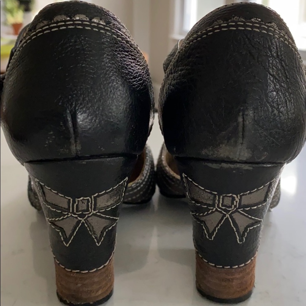 Bobbi Blu black leather heels with ankle straps - Picture 5 of 7